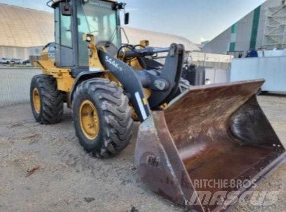 John Deere 544K Kolesni nakladalci