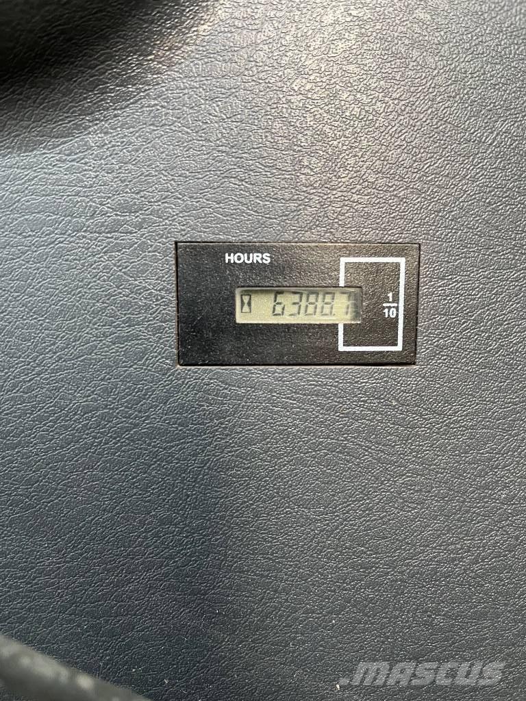 Hyundai HX 145 LCR Bagri goseničarji