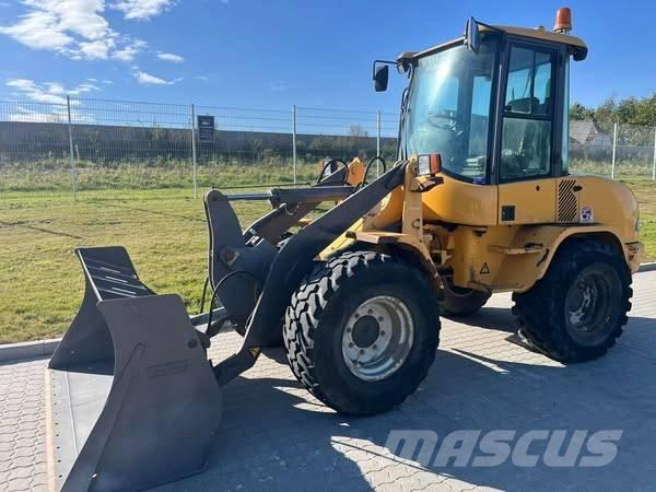 Volvo L 30 B Kolesni nakladalci