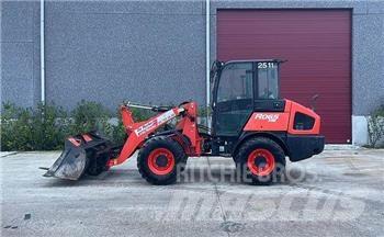 Kubota R065 Kolesni nakladalci