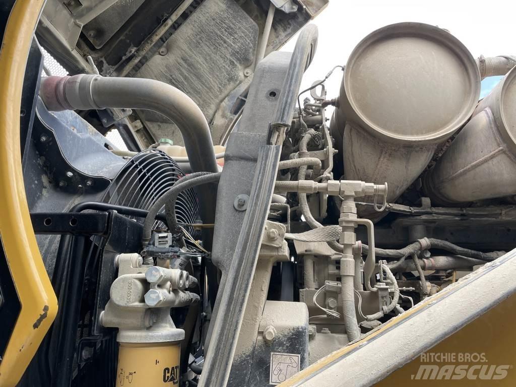 CAT 972M Kolesni nakladalci