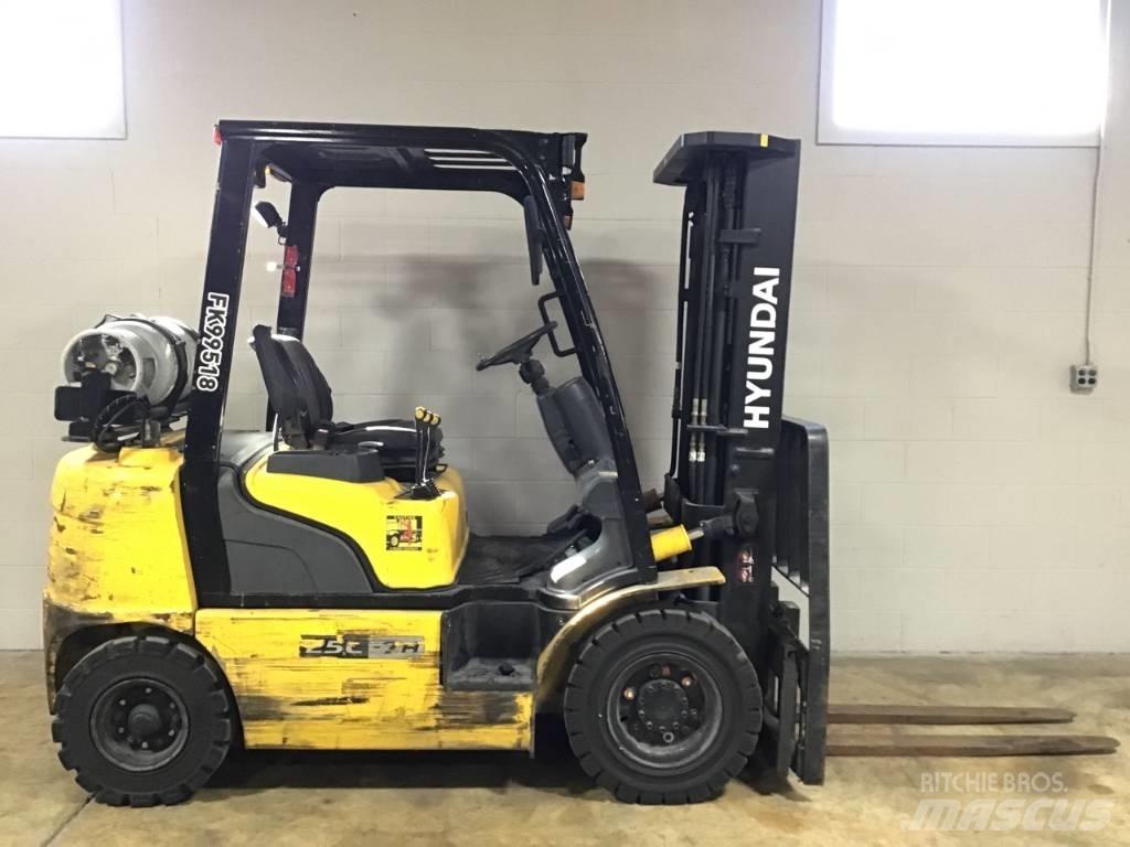 Hyundai 25 L-7 A Viličarji - drugo