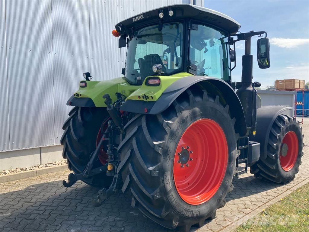 CLAAS ARION 660 Traktorji