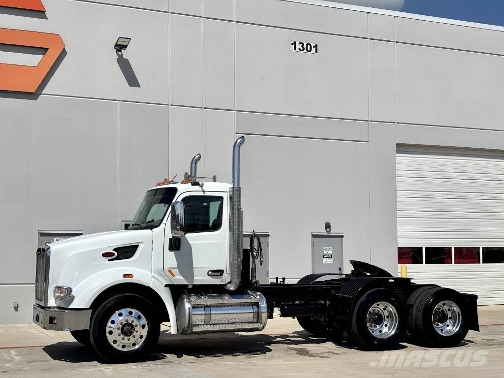Peterbilt 567 Vlačilci