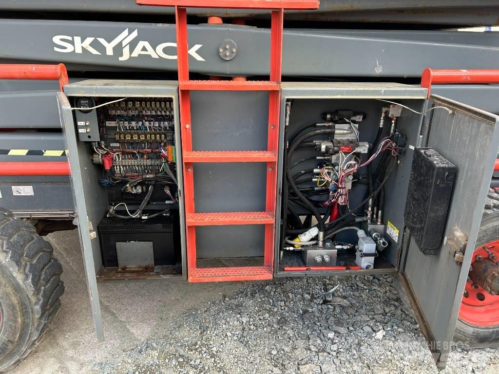 SkyJack SJ 8841 RT Škarjaste dvižne ploščadi