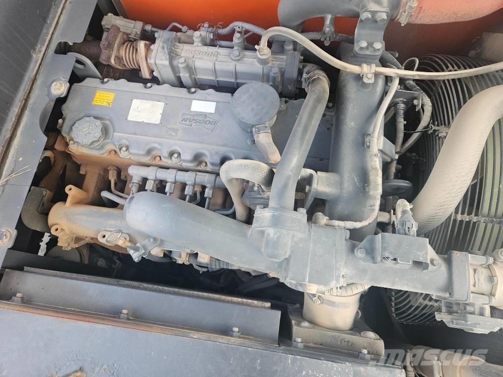 Doosan DX210WA Bagri na kolesih