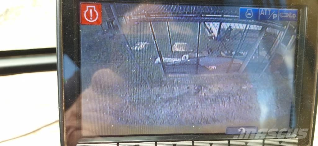 Komatsu PC 210 Bagri goseničarji