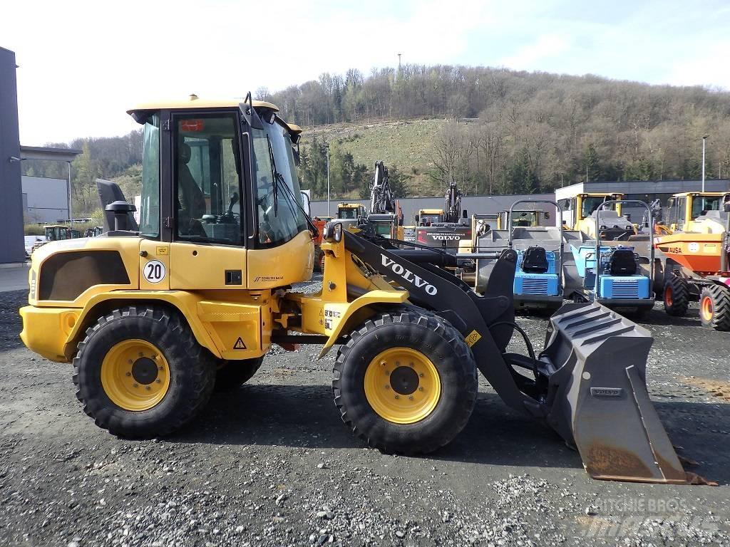 Volvo L 35 G Kolesni nakladalci