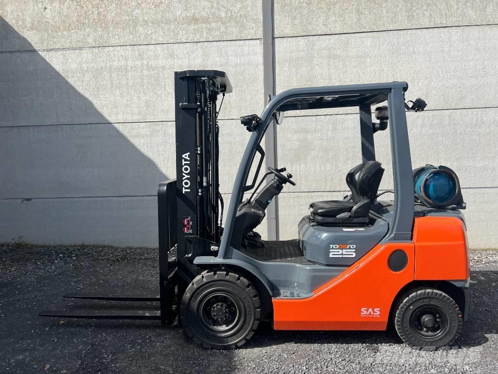 Toyota 02-8 FGF 25 Plinski viličarji