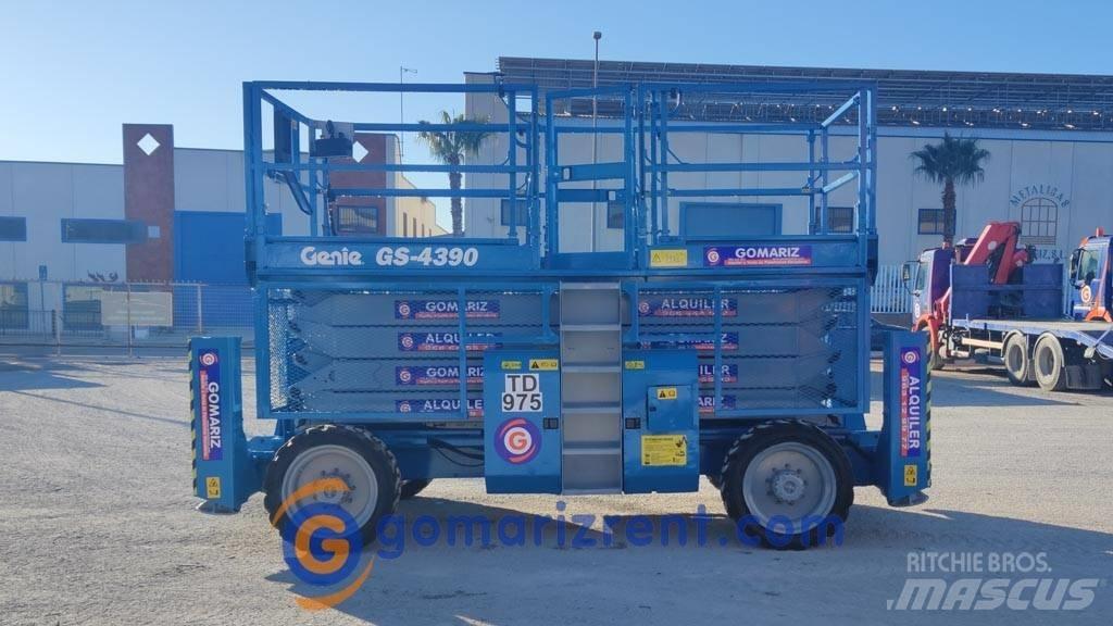 Genie GS 4390 Škarjaste dvižne ploščadi