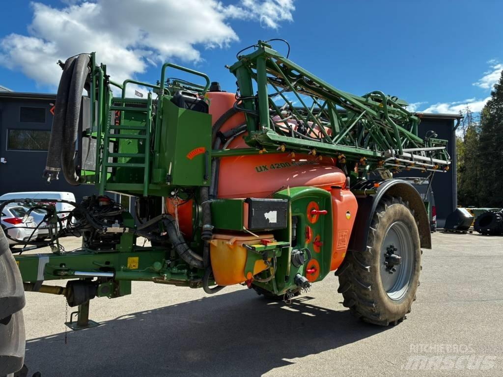 Amazone UX 4200 Vlečne škropilnice
