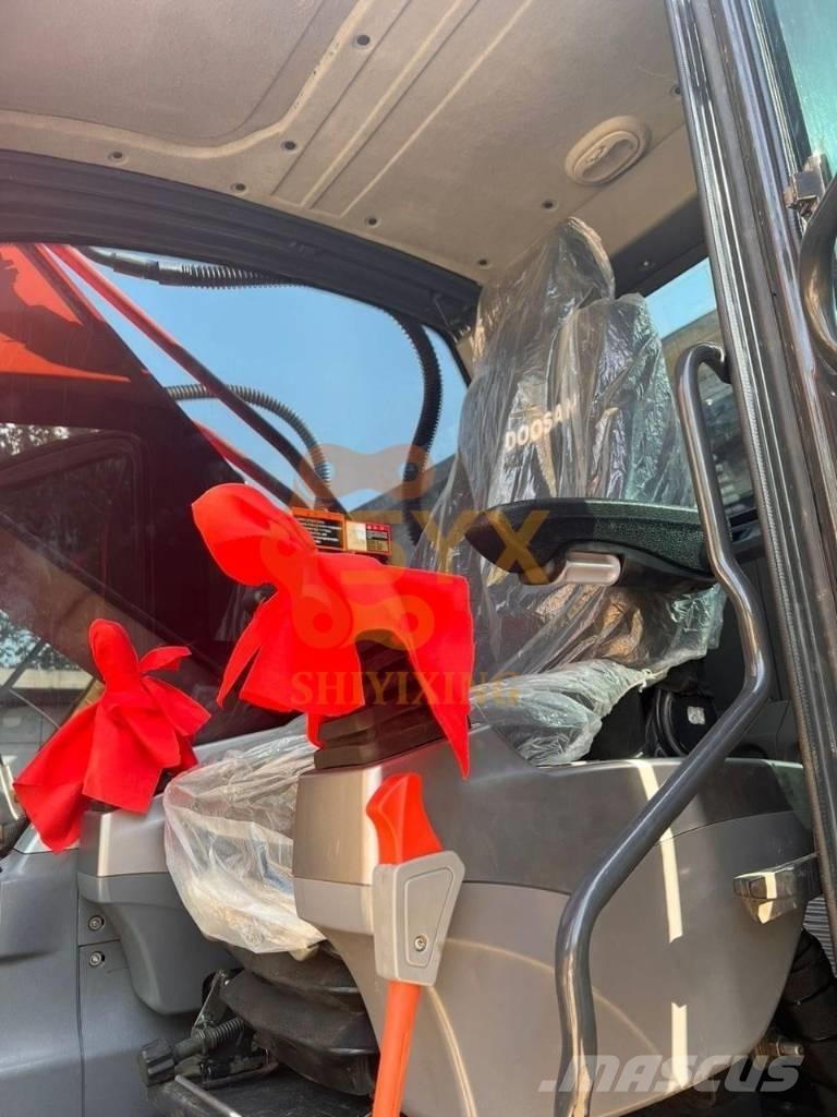 Doosan DX 300LC-9C Bagri goseničarji