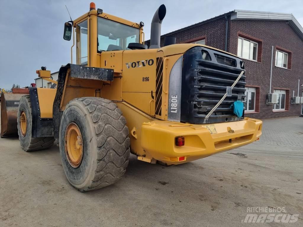 Volvo L 180 E Kolesni nakladalci