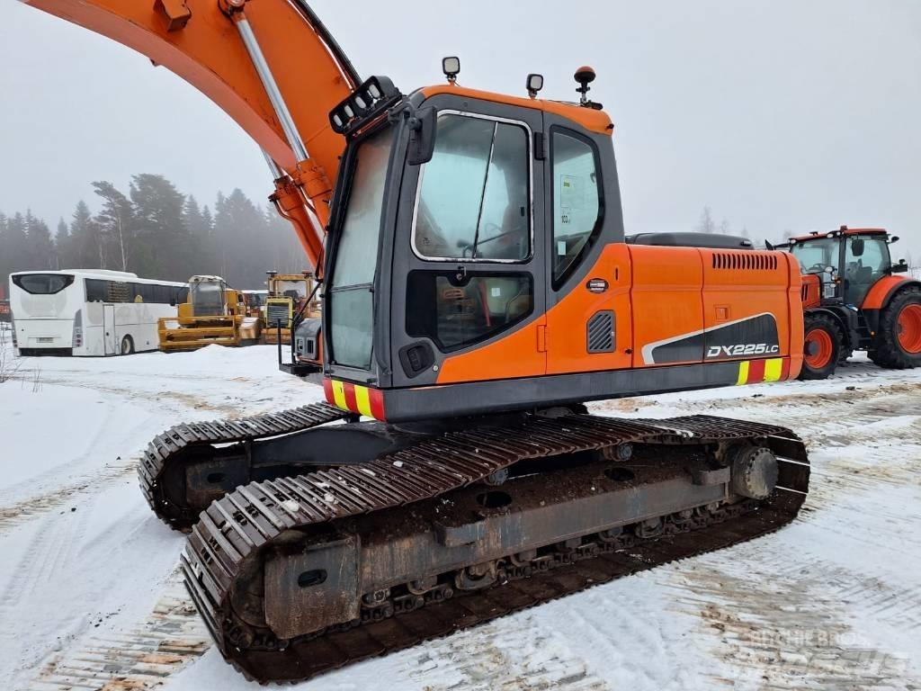 Doosan DX 225 LC Bagri goseničarji