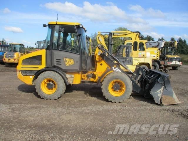 JCB 407 Kolesni nakladalci