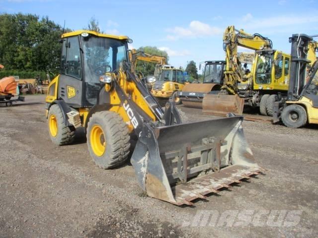 JCB 407 Kolesni nakladalci