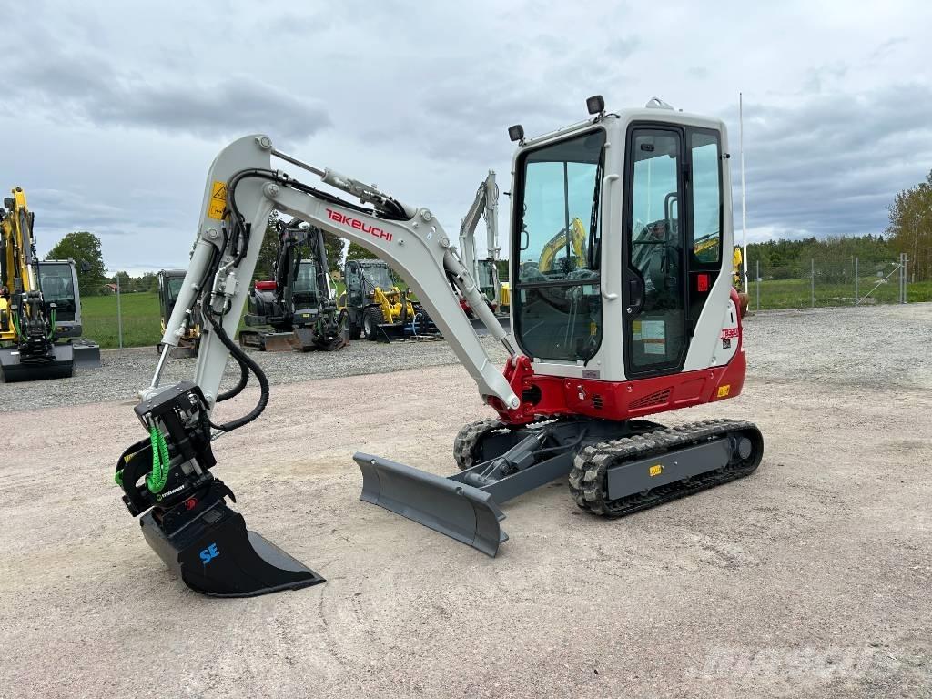 Takeuchi TB320 Mini bagri <7t