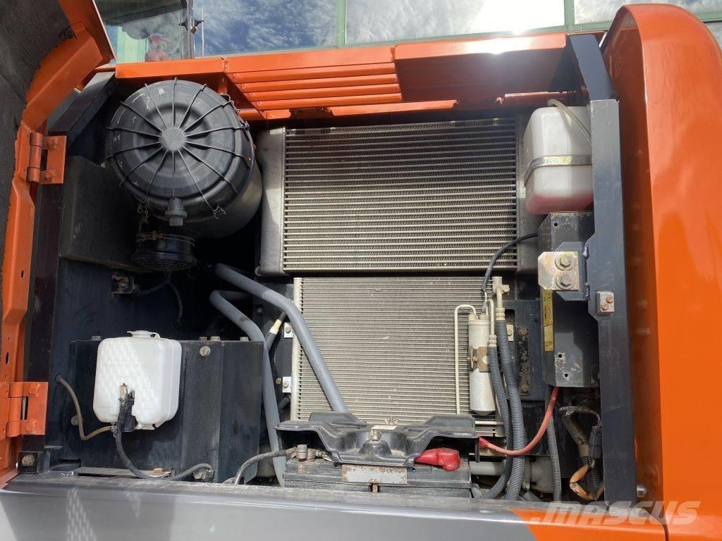 Hitachi ZX 140 W-3 Bagri na kolesih