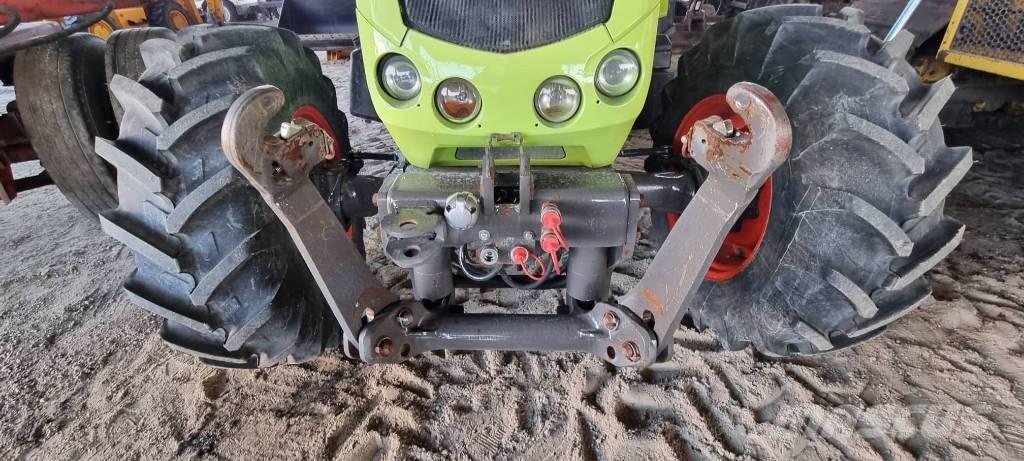 CLAAS AXOS 310 Traktorji