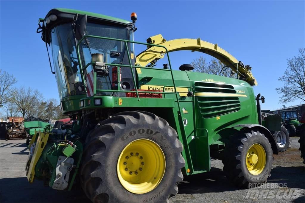 John Deere 7250 i Stroji za krmo na lastni pogon