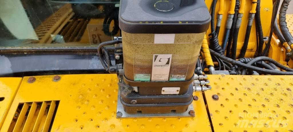JCB JS 175 W Bagri na kolesih