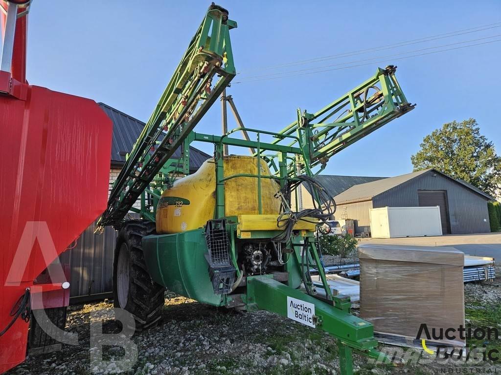 John Deere 732 Vlečne škropilnice