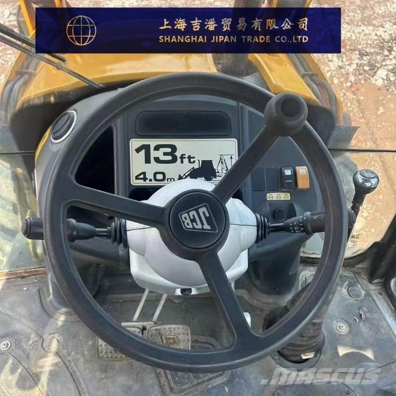 JCB 3 CX Kolesni nakladalci