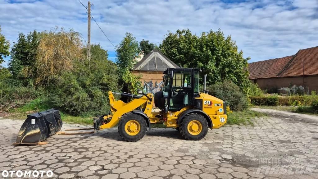CAT 906 Kolesni nakladalci