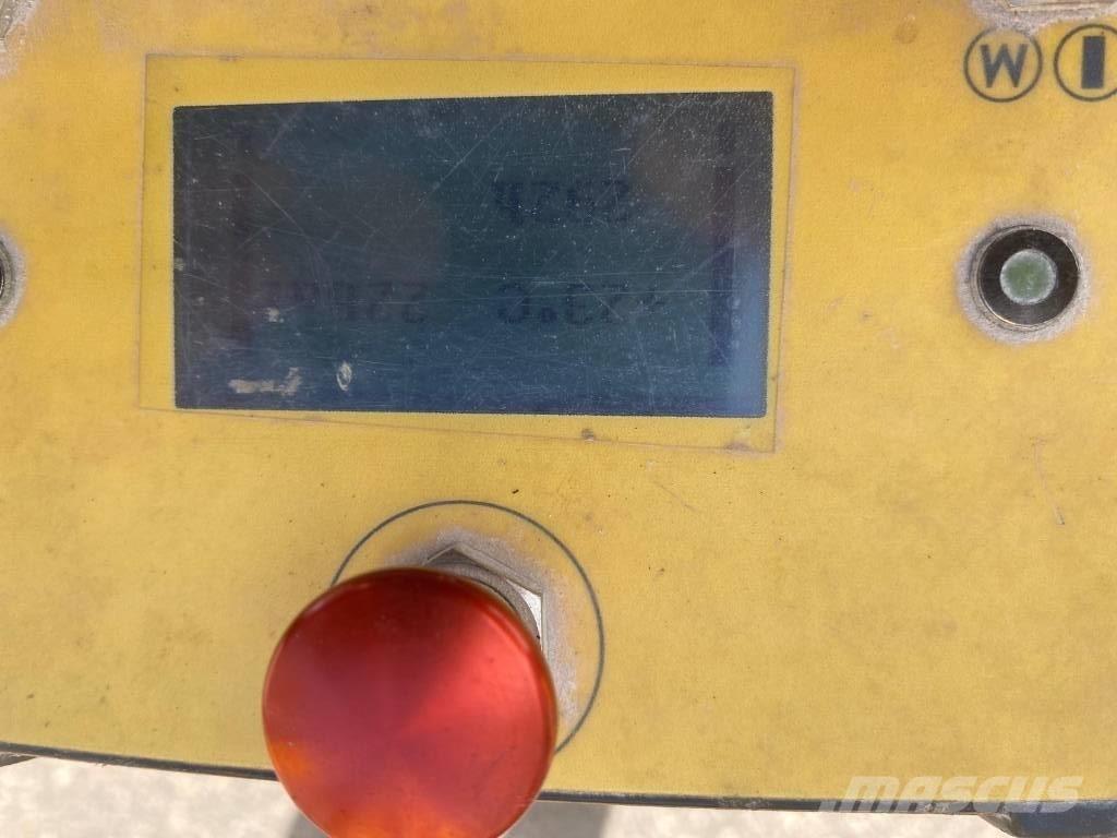 Brokk 170 Rušilni bagri