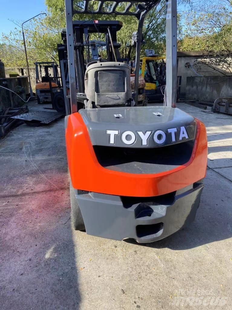 Toyota FD 30 Dizelski viličarji
