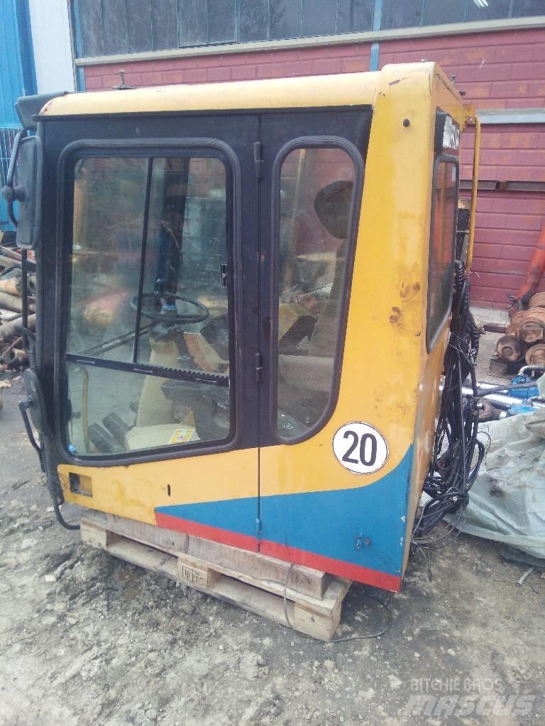 CAT M 320 Kabine in notranjost