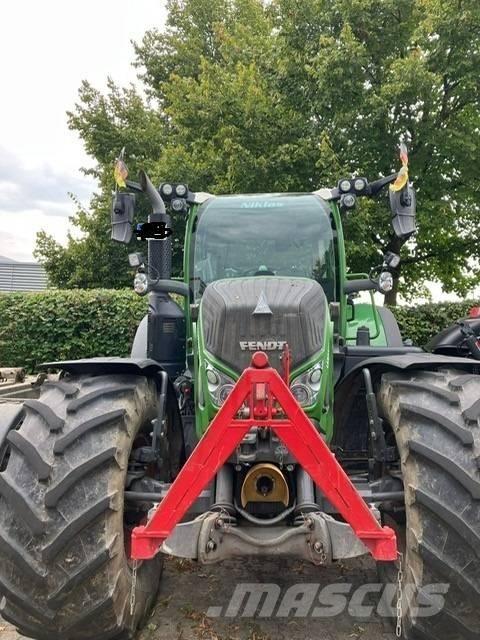 Fendt 724 Vario S4 Traktorji