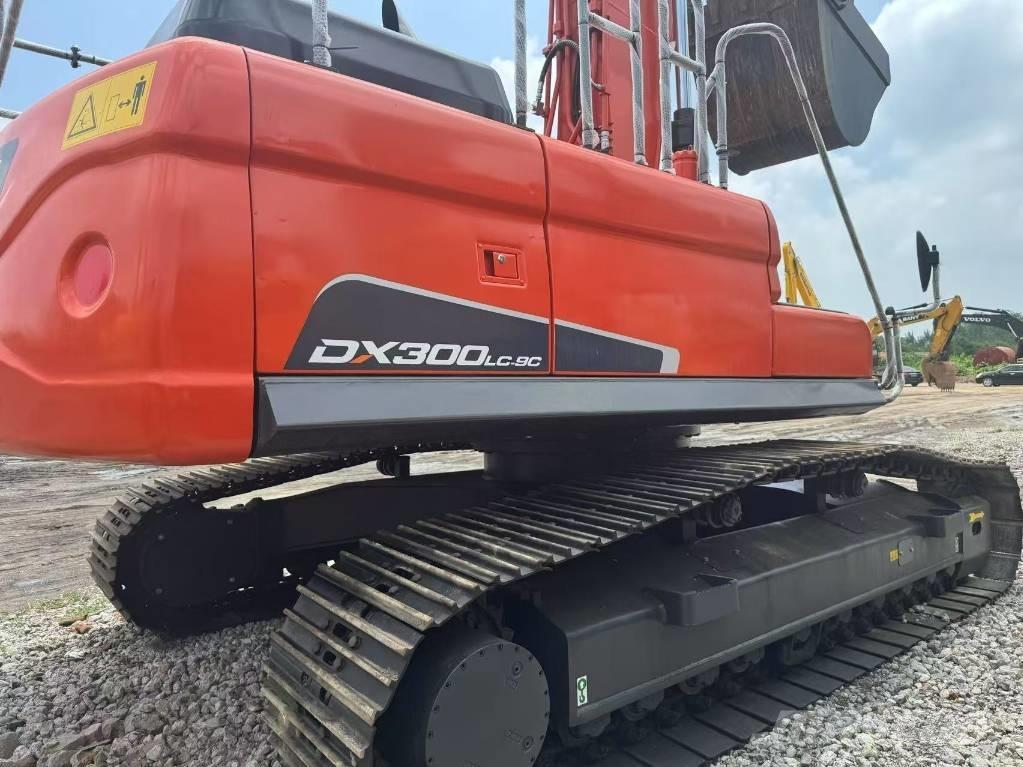Doosan DX300-9C Bagri goseničarji