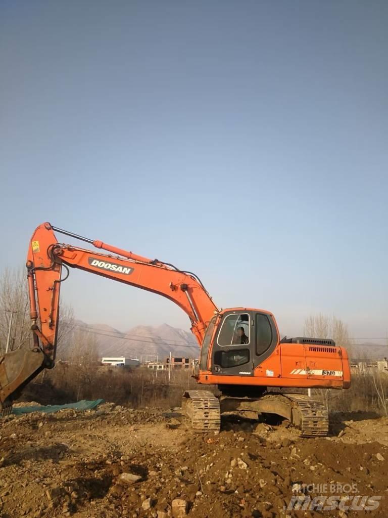 Doosan dx225 Bagri goseničarji