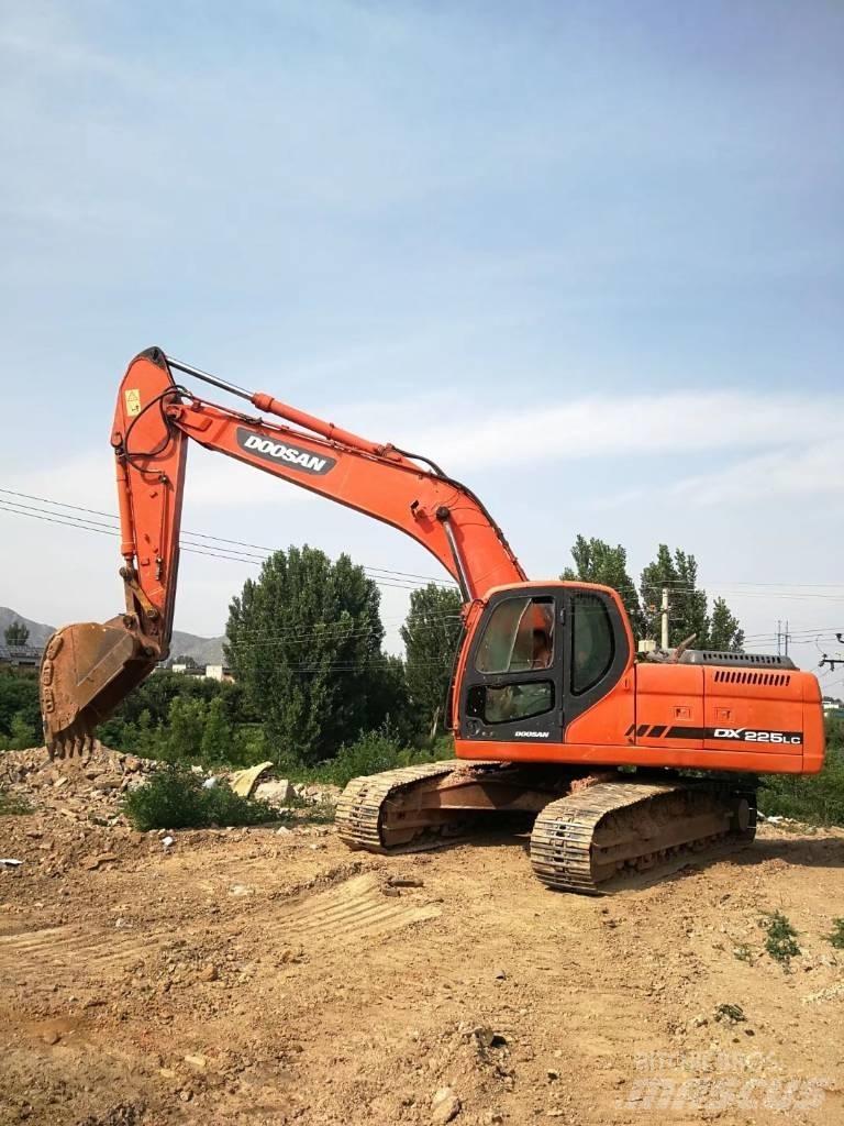 Doosan dx225 Bagri goseničarji