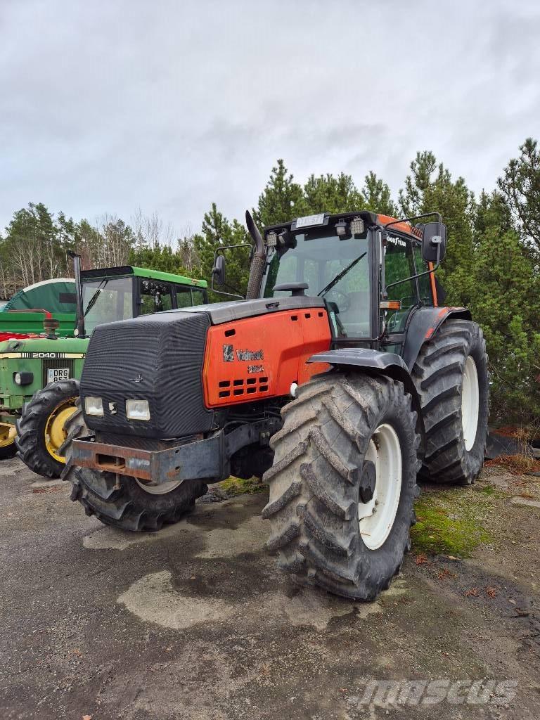 Valtra 8550 Traktorji