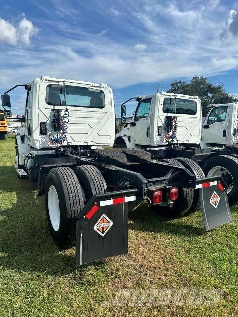 International MV607 Vlačilci