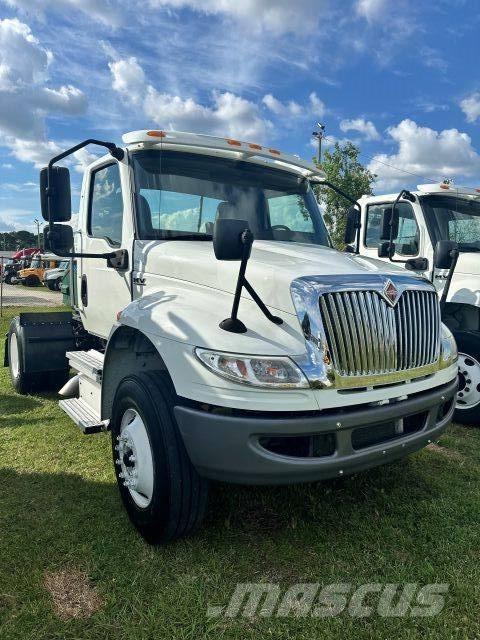 International MV607 Vlačilci