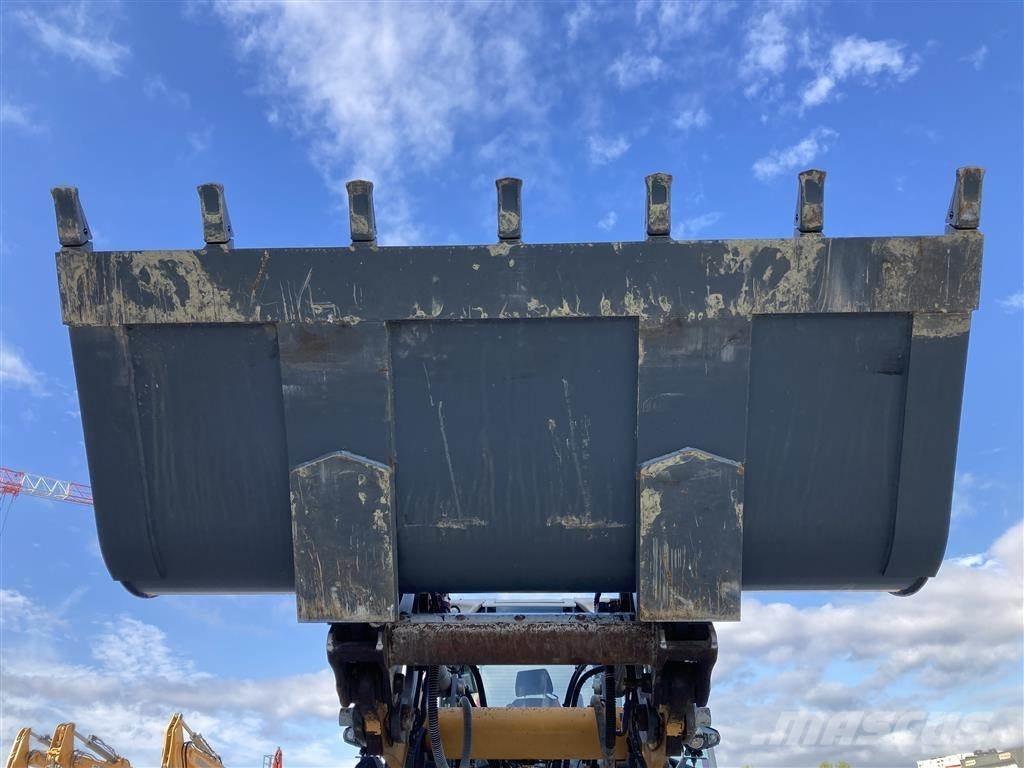 Liebherr L 538 Kolesni nakladalci