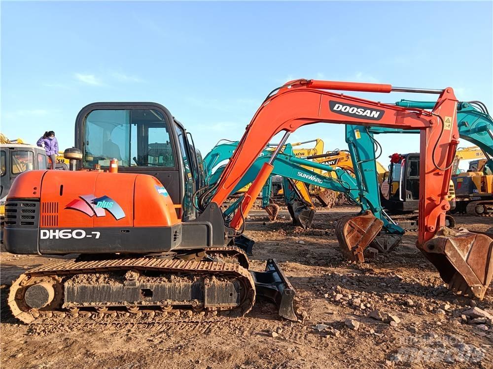 Doosan DH60-7 Bagri goseničarji