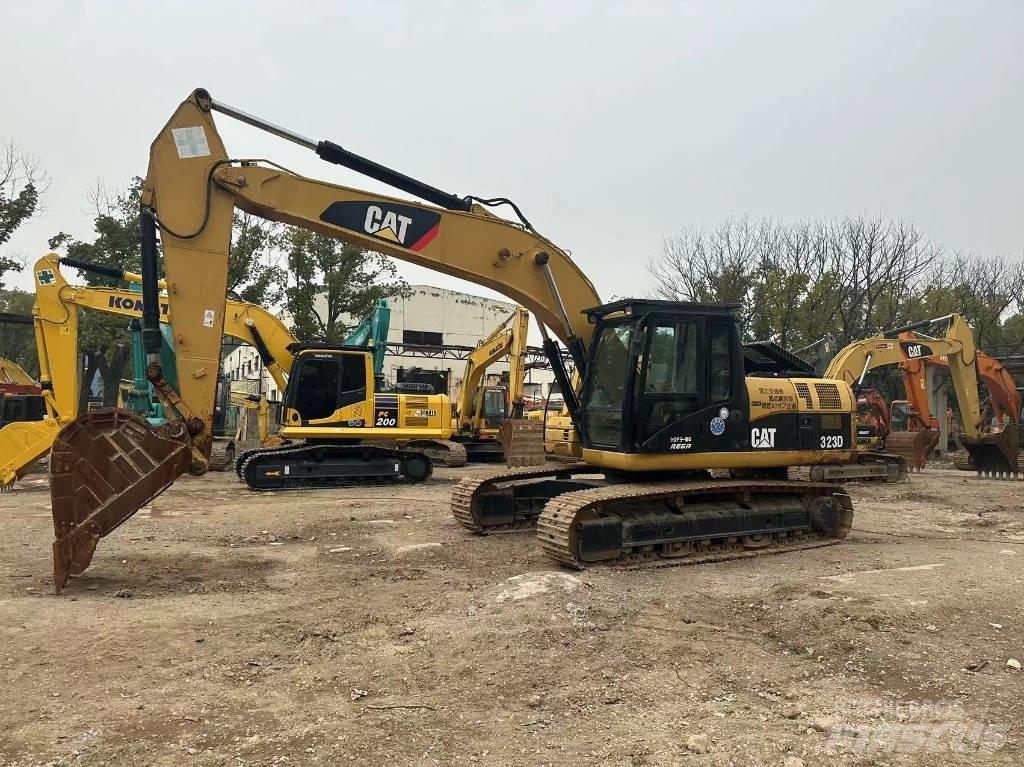 CAT 323D Bagri goseničarji