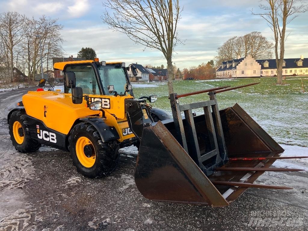 JCB 525-60 Kmetijski teleskopski nakladalci