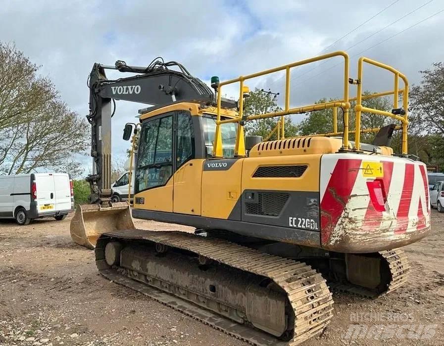 Volvo EC 220 DL Bagri goseničarji