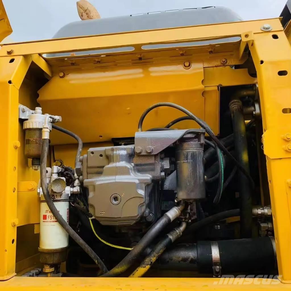 Komatsu PC 200 Bagri goseničarji