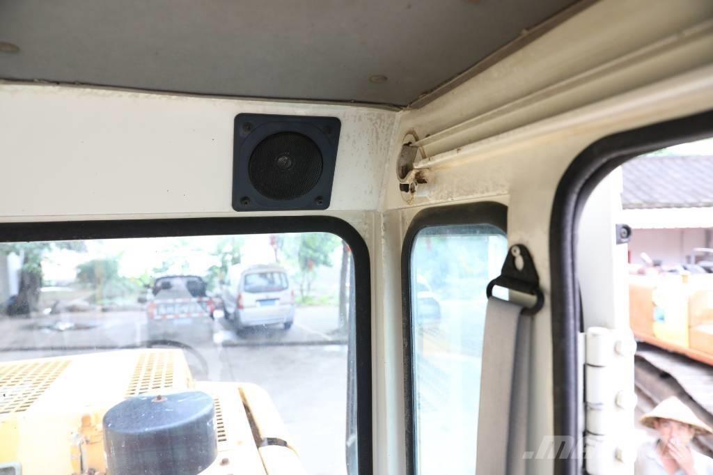 Hyundai Robex 130 W Bagri na kolesih