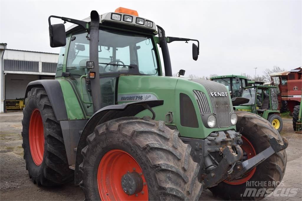 Fendt 716 Vario Traktorji