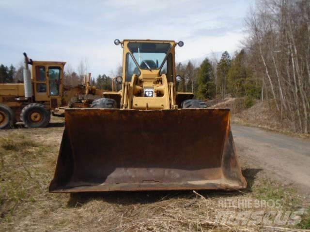 CAT 950 A Kolesni nakladalci