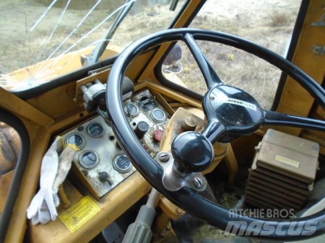 CAT 950 A Kolesni nakladalci