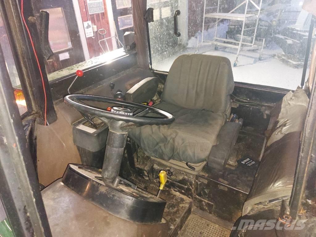 John Deere 2040 Traktorji