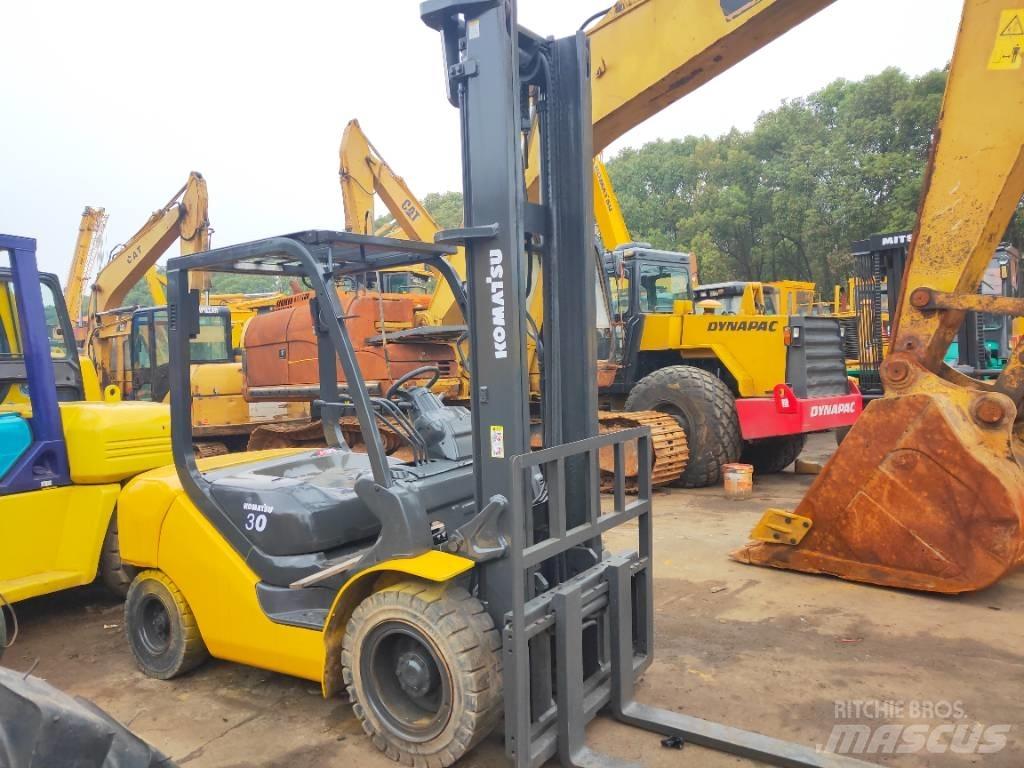 Komatsu FD 30 T-17 Dizelski viličarji